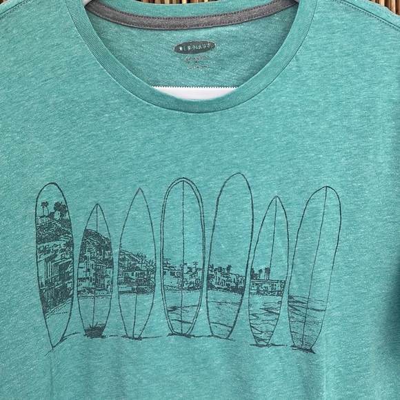 Old Navy T-Shirt - Picture 2 of 3